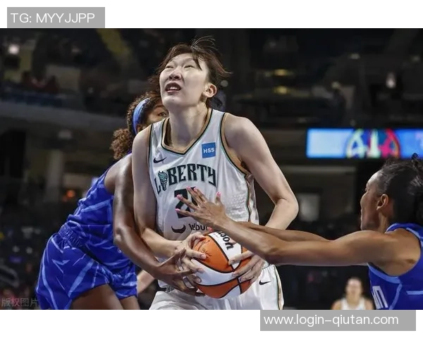 2019年火花队与自由人队激烈对决赛况回顾与精彩瞬间分析 2019年火花队与自由人队激烈对决赛况回顾与精彩瞬间分析