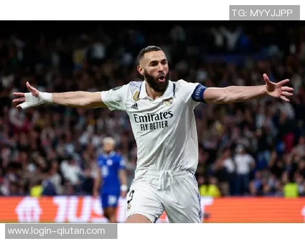 本泽马在足球历史上的传奇地位与影响力探讨